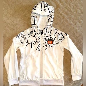 Nike Sportswear Windrunner (Big Kids) Loose Hip-Length Hooded Jacket.